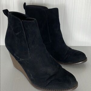 Merona wedge faux leather ankle booties size women 8.5
